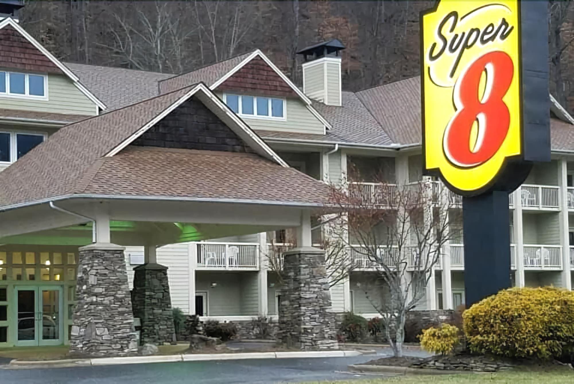 Hotel Super 8 By Wyndham 2*