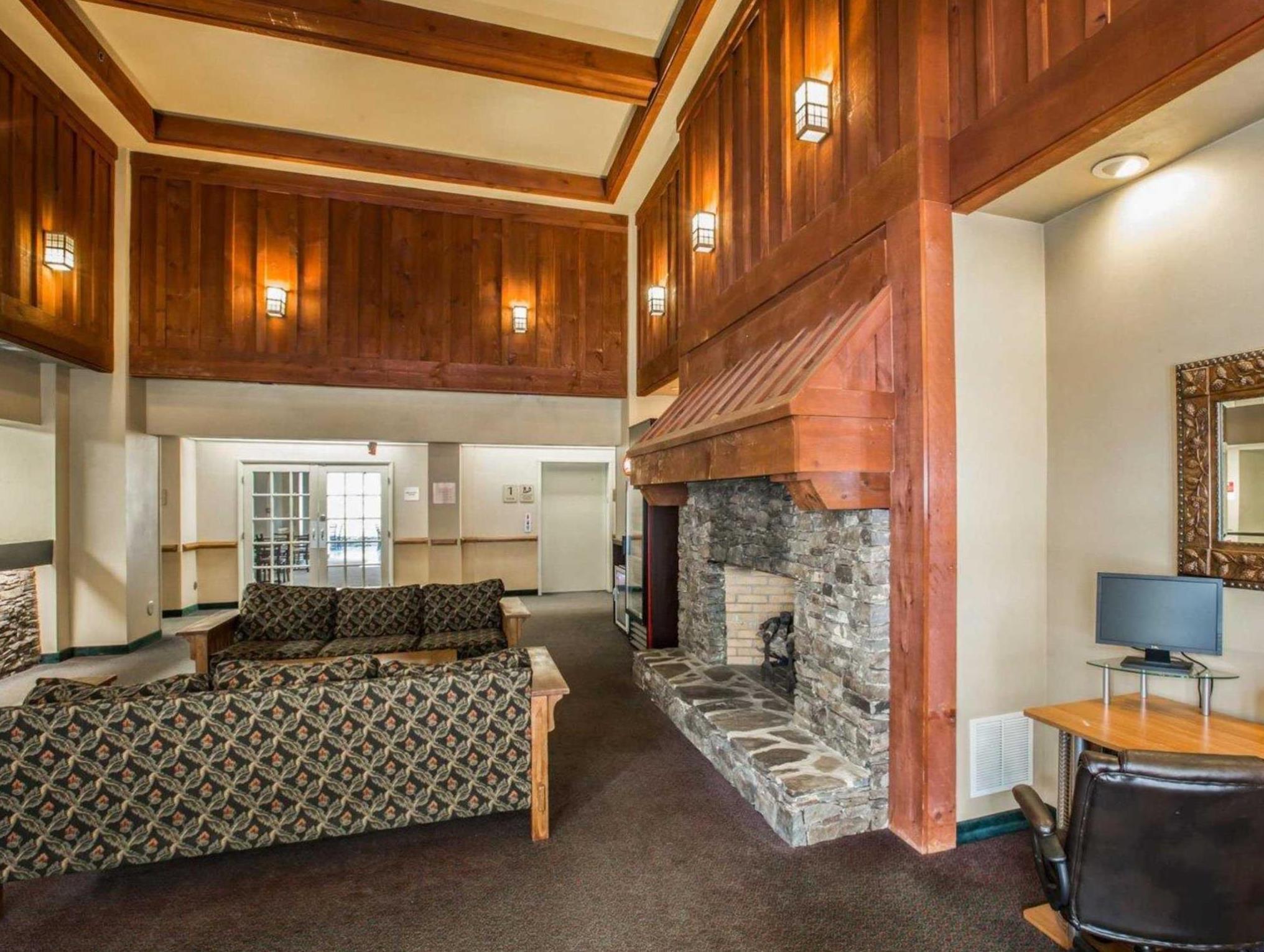 Super 8 By Wyndham Cherokee