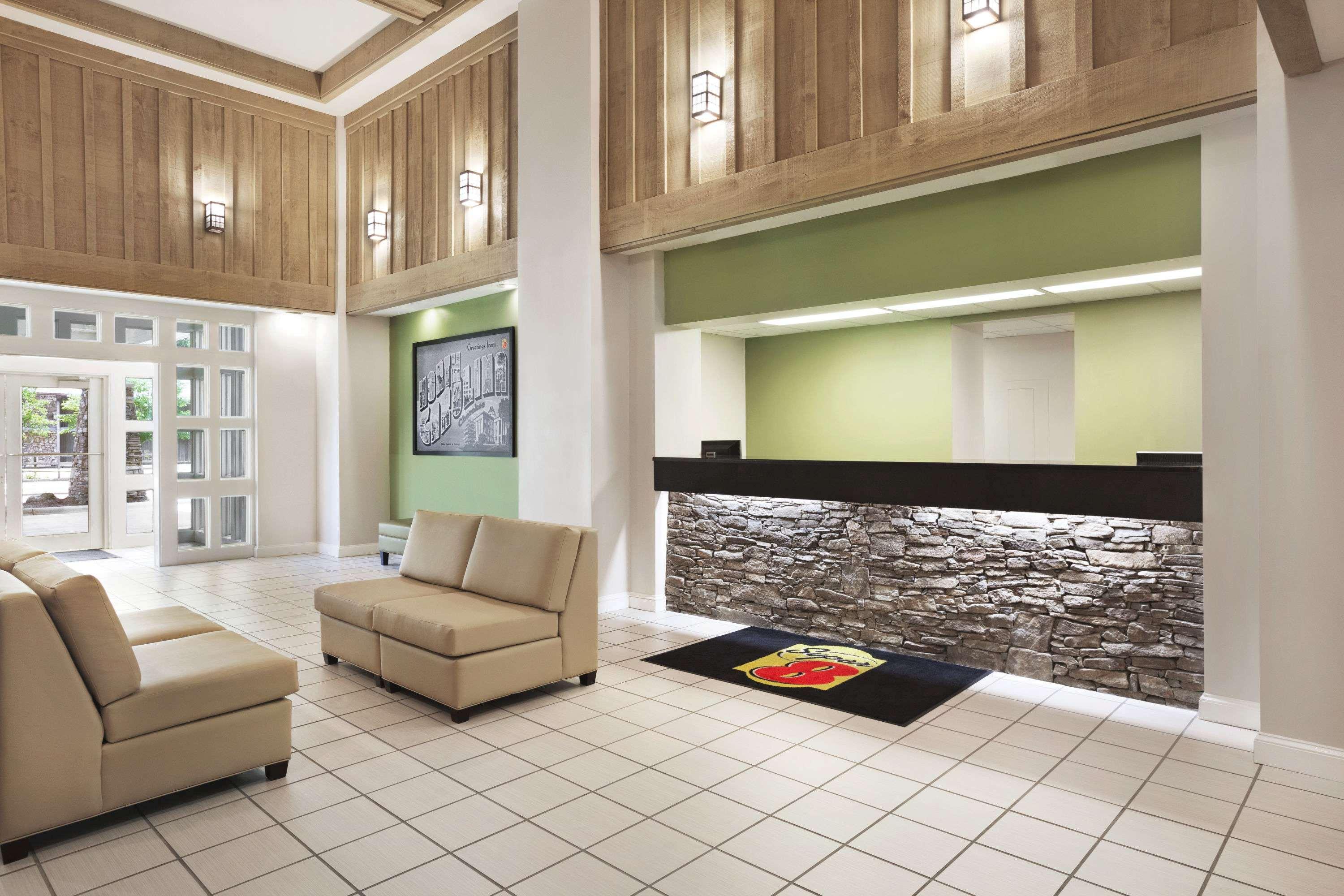 Hotel Super 8 By Wyndham Cherokee
