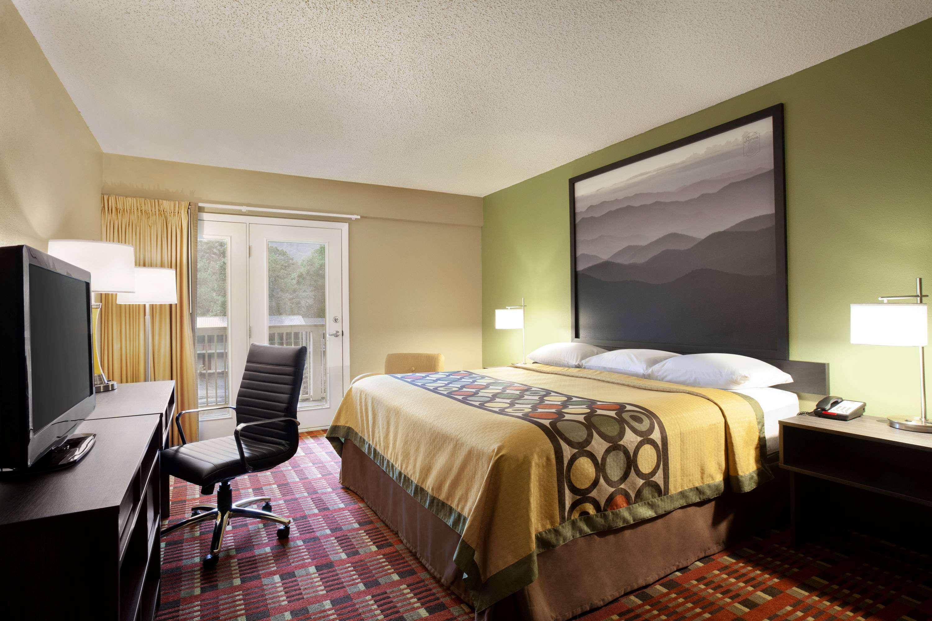 Super 8 By Wyndham Hotel