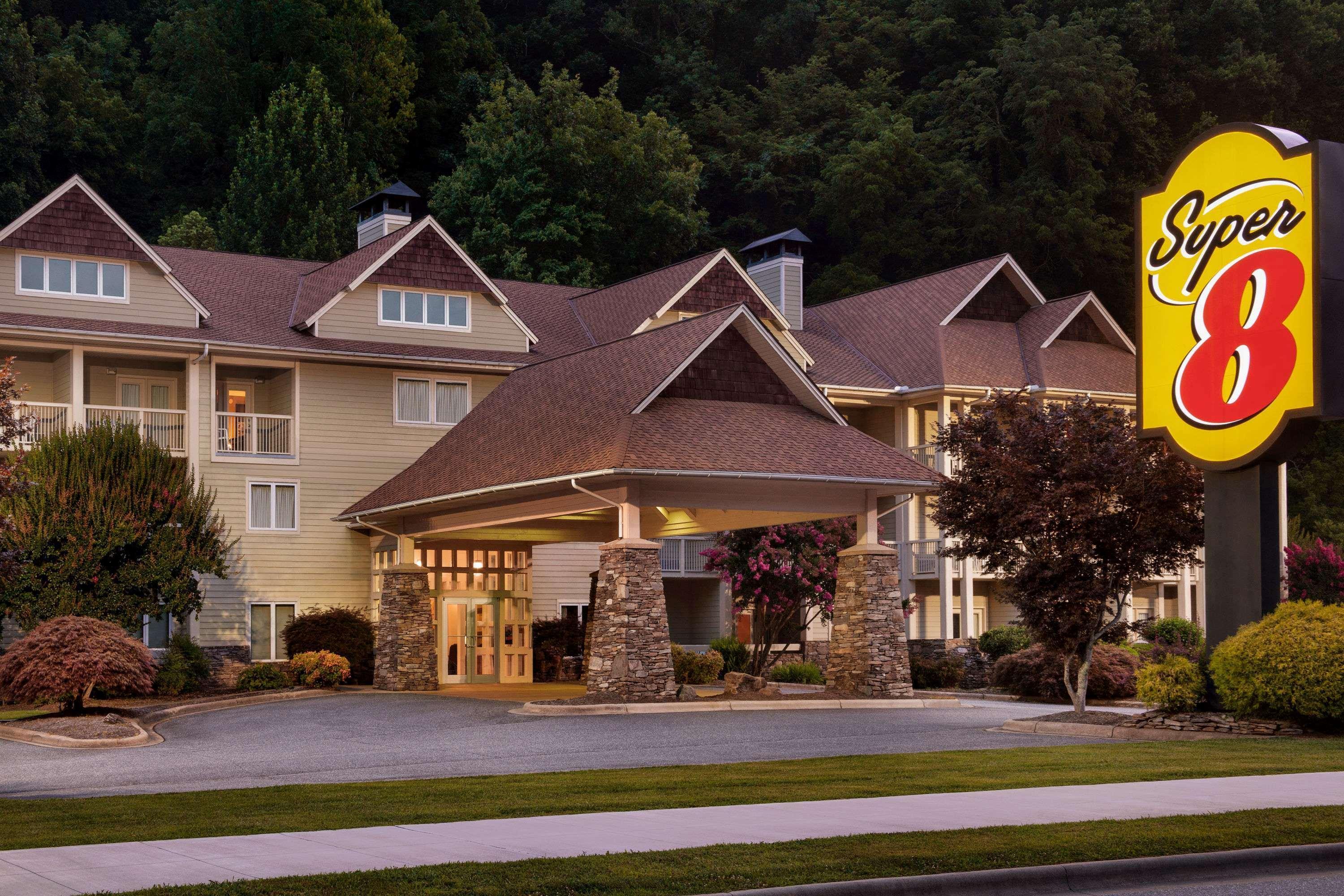 Super 8 By Wyndham Cherokee