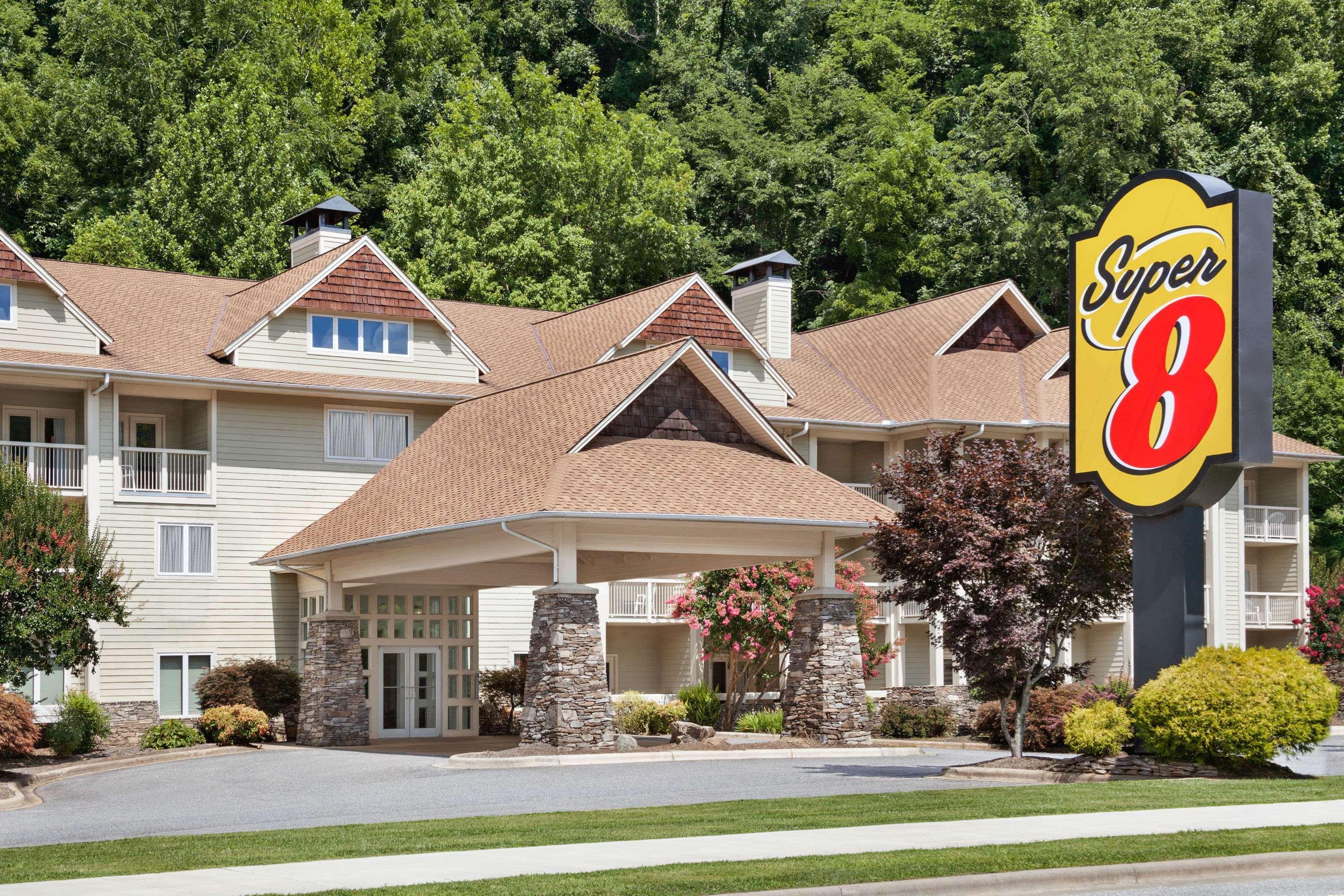 Hotel Super 8 By Wyndham 2*