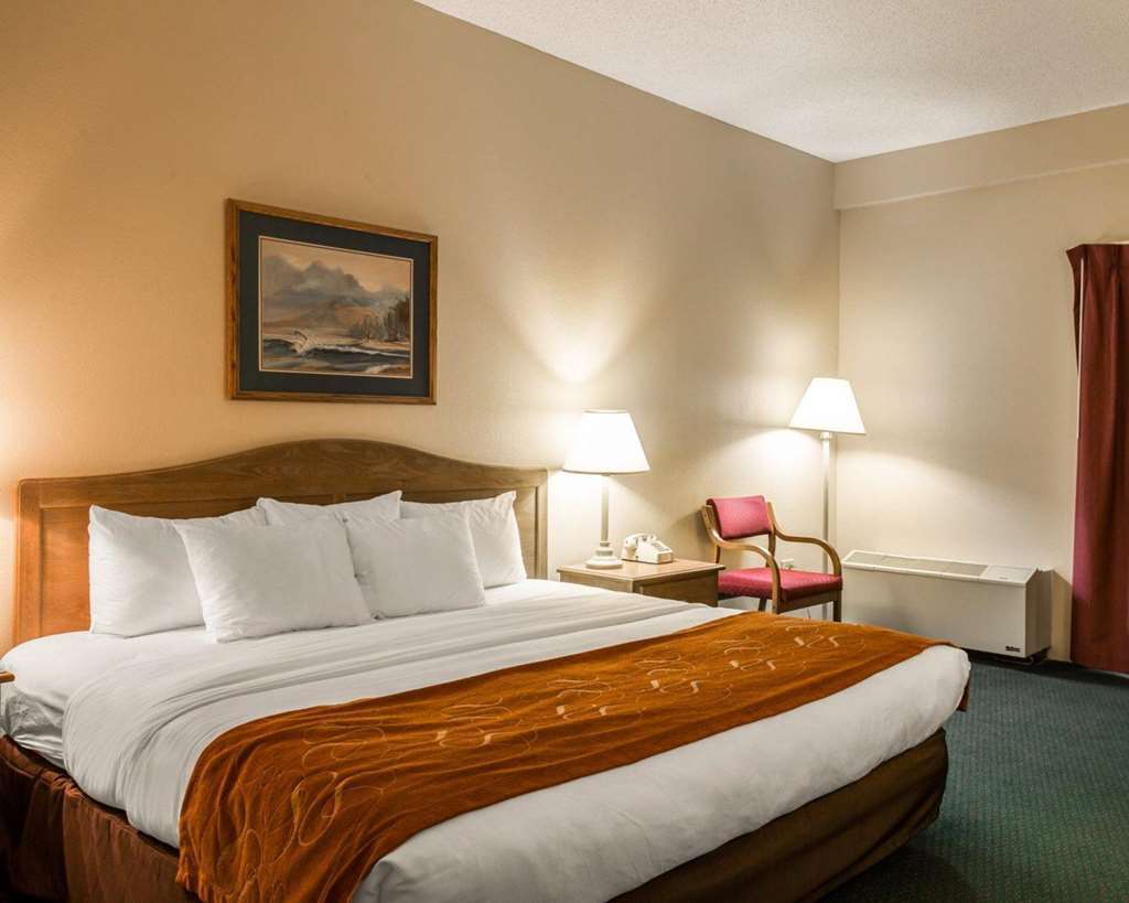 Super 8 By Wyndham Cherokee