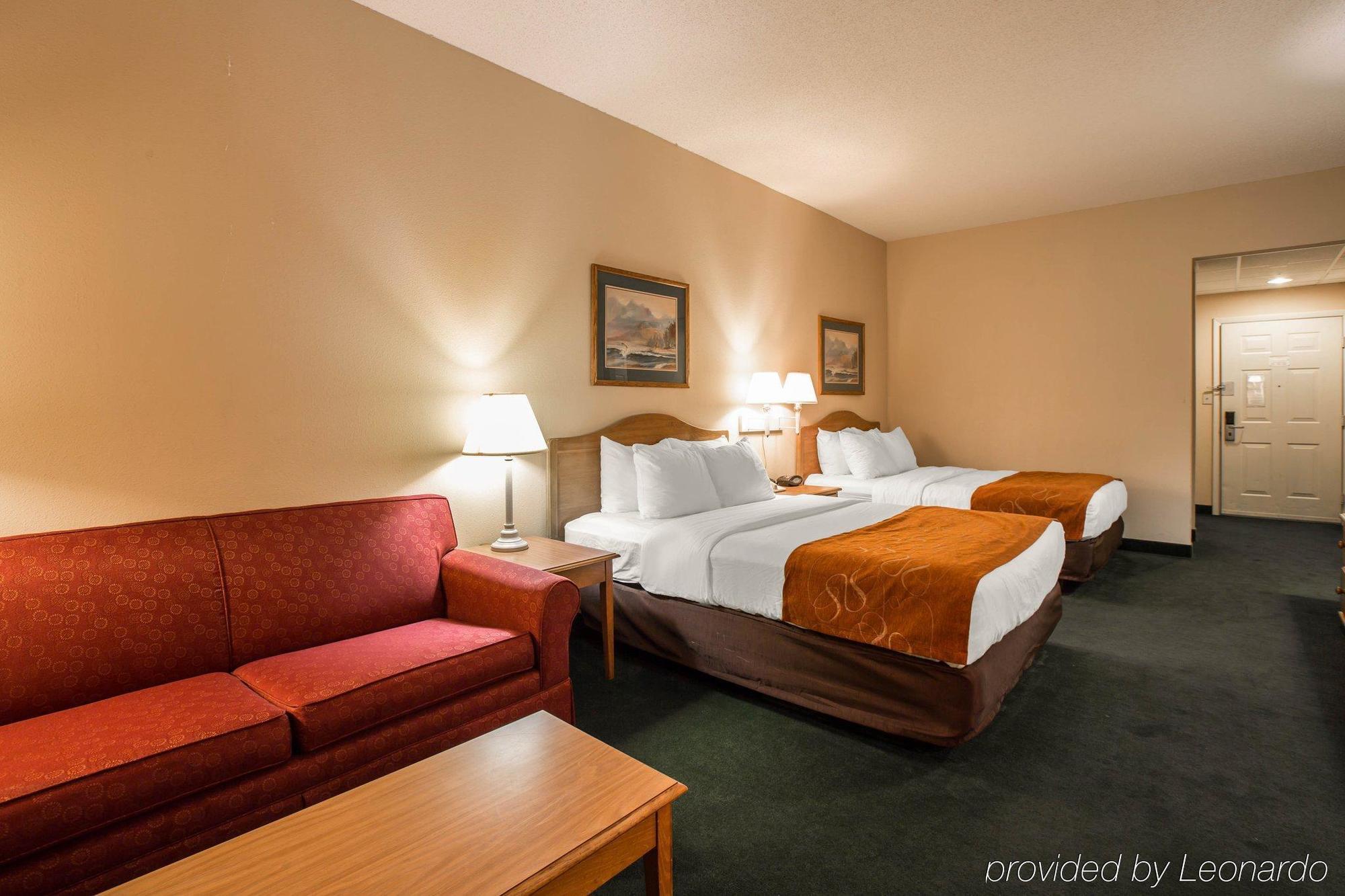 Super 8 By Wyndham Hotel