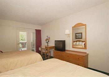 Super 8 By Wyndham Hotel