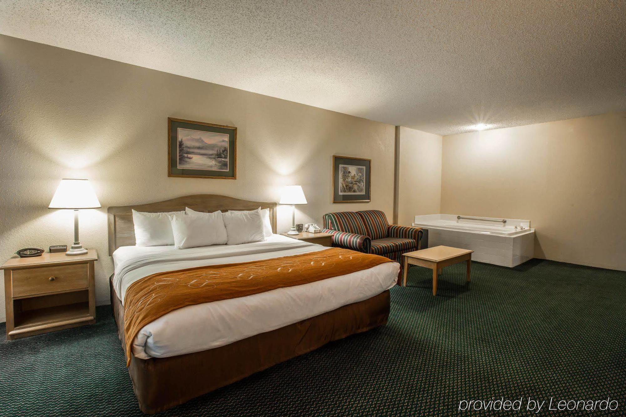 Super 8 By Wyndham Hotel 2*